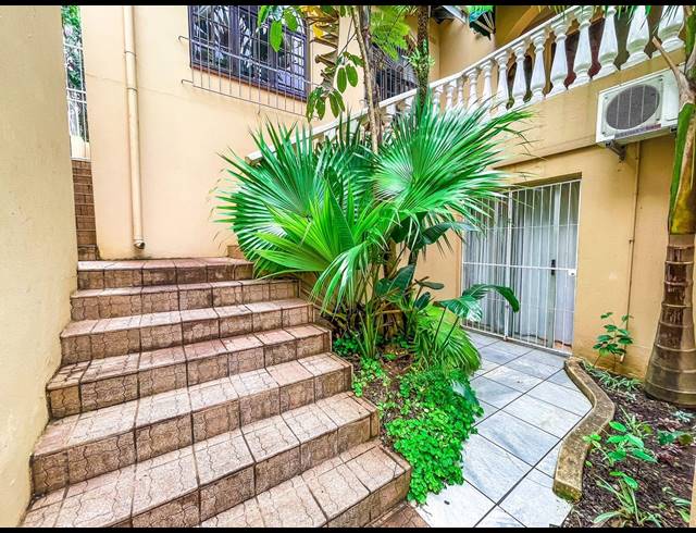 10 BEDROOM HOUSE FOR SALE IN PANORAMA